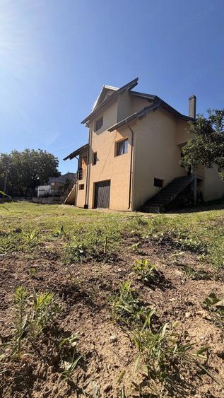 Casă cu Teren 1289 Mp în Luizi-Călugăra