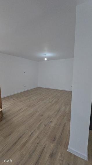 Casă cu 4 camere în Bradu