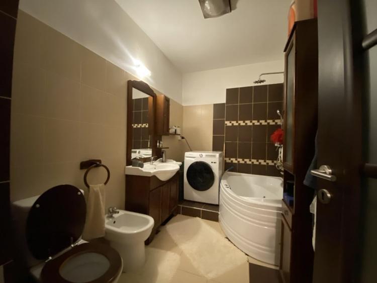 Apartament cu 2 camere semidecomandat în Florești — fotografia 3