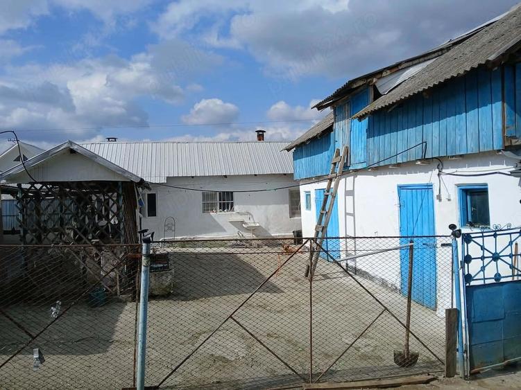 Casă cu Teren 1200 Mp în Central
