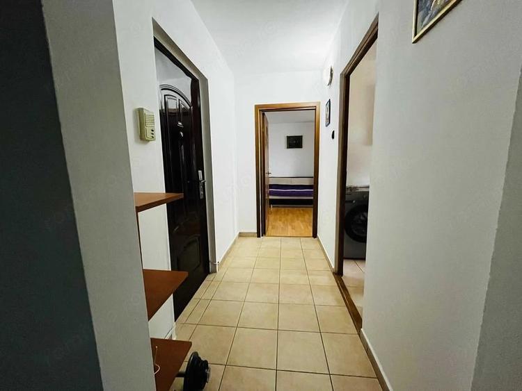 Apartament cu 2 camere decomandat în Steaua