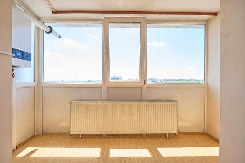 Apartament cu 4 camere decomandat în Craiovei