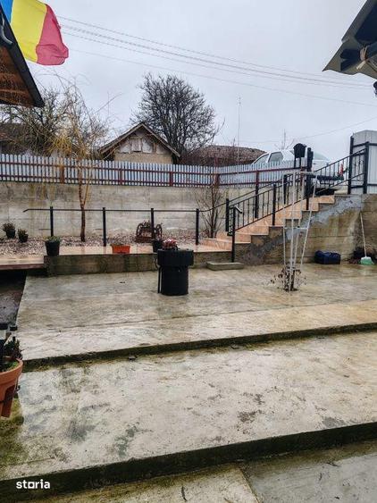 Casă cu 5 camere cu Teren 2400 Mp în Central