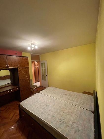 Apartament cu 3 camere decomandat în Decebal