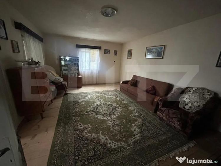 Casă cu 3 camere cu Teren 2700 Mp în Central