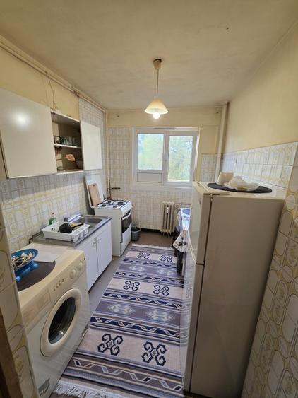 Apartament cu 2 camere decomandat, mobilat în Vitan