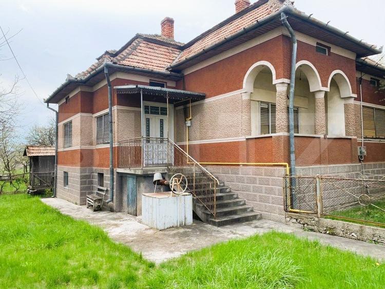 Casă individuală cu 3 camere cu Canalizare în Tureni