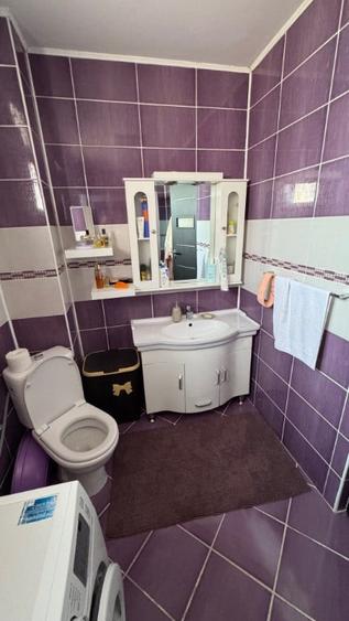 Apartament cu 3 camere decomandat în Valea Rosie