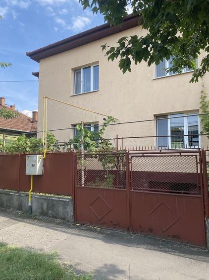 Casă cu 3 camere cu Teren 160 Mp în Central