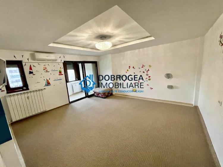 Apartament cu 5 camere decomandat, mobilat în Ultracentral