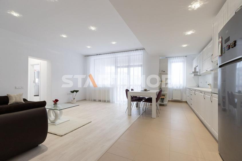 Apartament cu 3 camere decomandat, mobilat în Tractorul