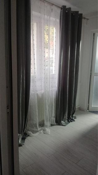 Apartament cu 2 camere semidecomandat în Petrișor