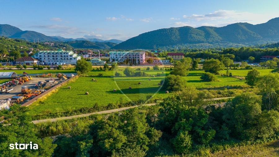 Teren de 7660 mp, în Central