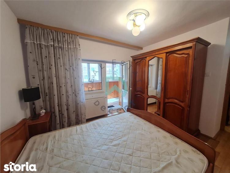 Apartament cu 3 camere decomandat, mobilat în Valea Cetății