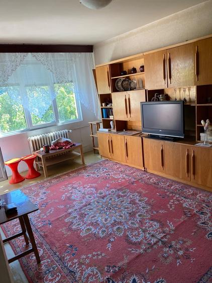 Apartament cu 3 camere decomandat în Drumul Taberei