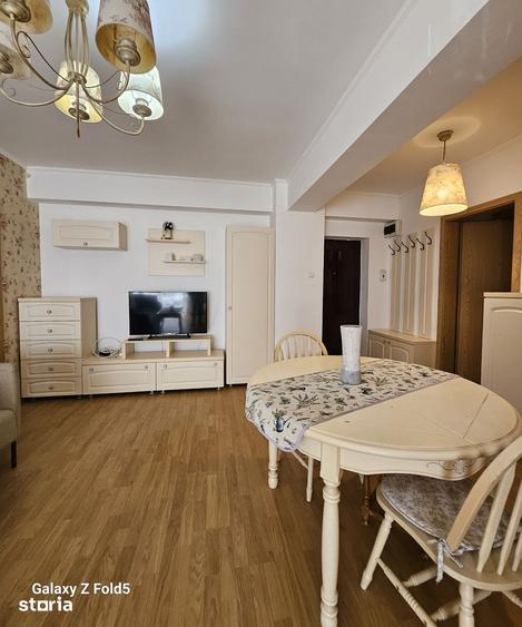 Apartament cu 2 camere semidecomandat în Seleuș