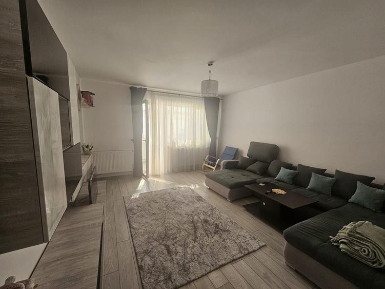 Apartament cu 2 camere decomandat în Craiovei