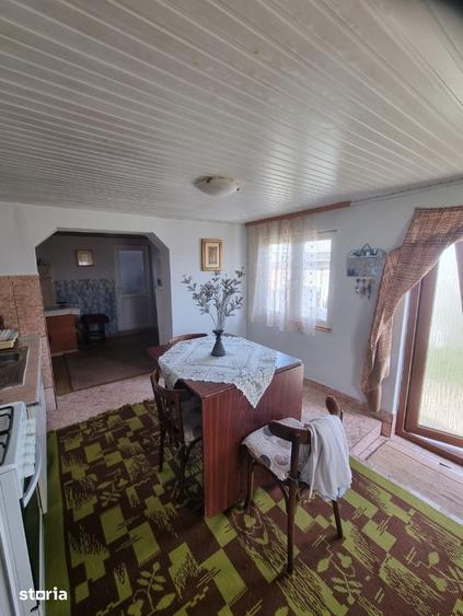Casă cu 3 camere cu Teren 1850 Mp în Nicșeni