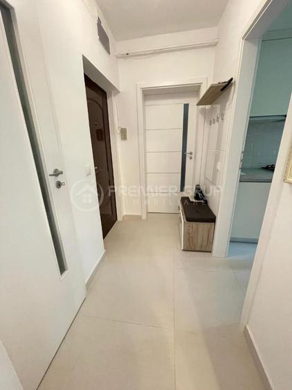 Apartament cu 3 camere în Podu Roș