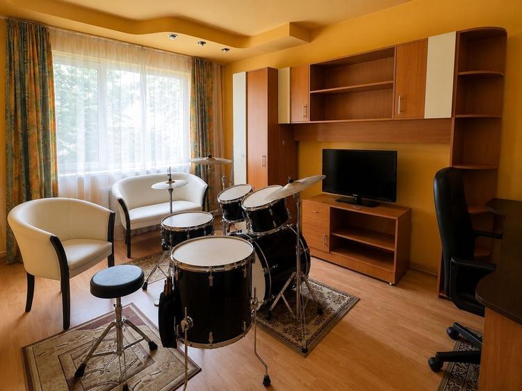Apartament cu 3 camere decomandat, mobilat în Mănăștur
