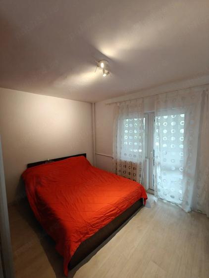 Apartament cu 2 camere semidecomandat în Baicului