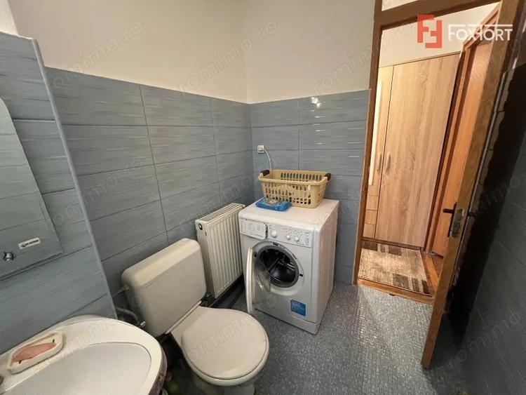 Apartament cu 4 camere semidecomandat, mobilat în Girocului