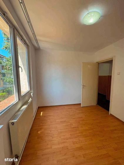 De vanzare apartament 3 camere, decomandat, etajul 2. Pret 48000e - 5