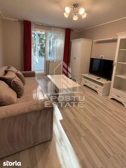 Apartament cu 3 camere, mobilat în Central