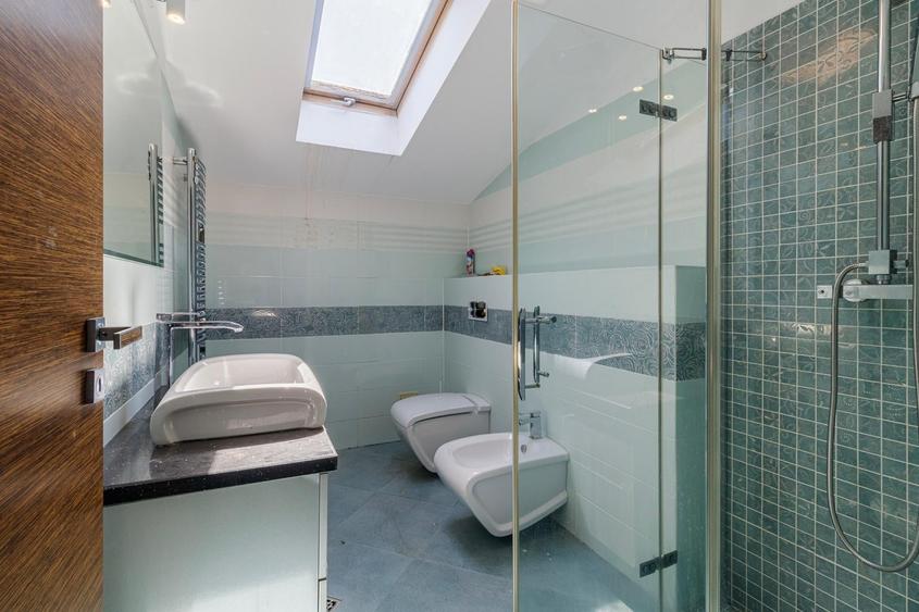 Apartament cu 4 camere decomandat în Kiseleff