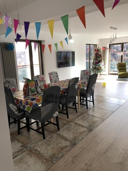 Apartament cu 4 camere decomandat, mobilat în Răcădău