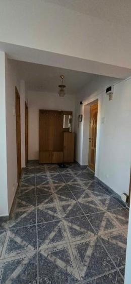 Apartament cu 2 camere decomandat, mobilat în Alexandru cel Bun