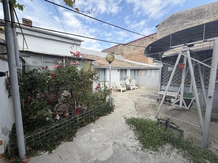 Casă cu 5 camere cu Teren 303 Mp în Gării