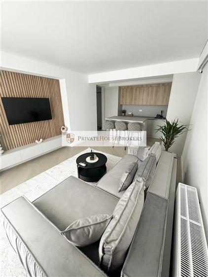 Apartament cu 2 camere semidecomandat, mobilat în Pipera