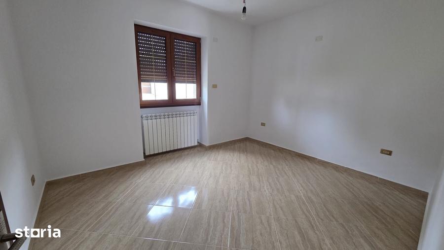 Casă cu Teren 1888 Mp în Holboca