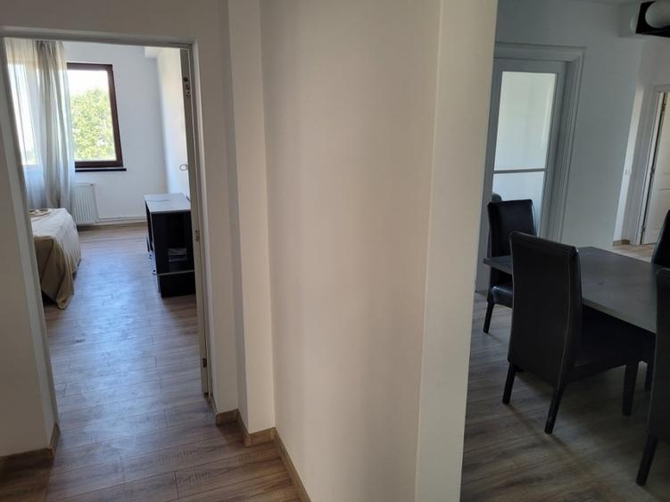 Apartament cu 5 camere decomandat în Armeneasca