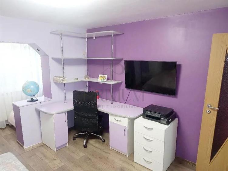 Apartament cu 4 camere decomandat, mobilat în Lipovei
