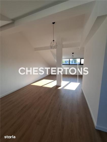 Casă cu 5 camere cu Teren 240 Mp în Central