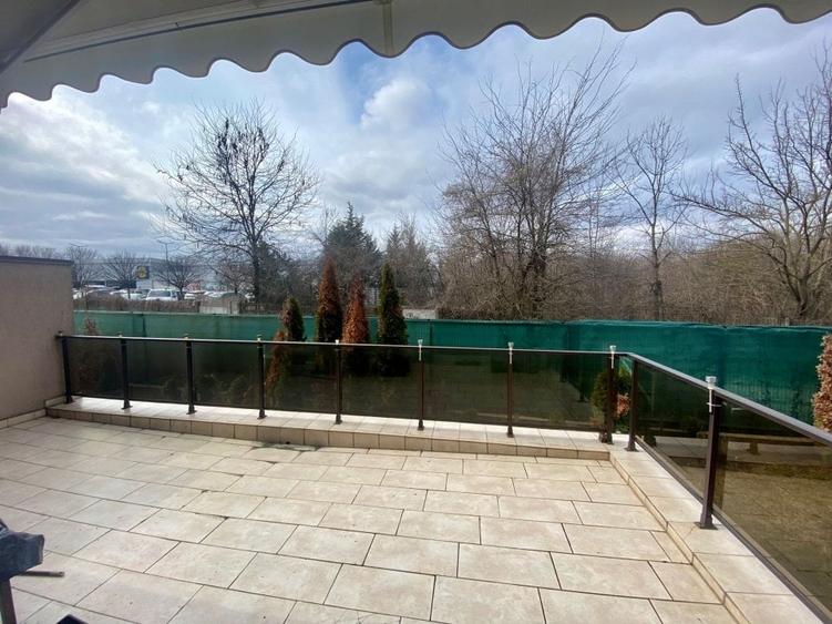 Apartament cu 2 camere decomandat, mobilat în Central