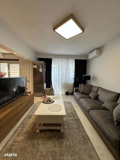 Apartament cu 4 camere decomandat în Micro 16
