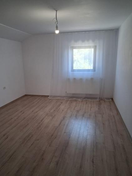 Casă individuală cu 4 camere în Ghermănești