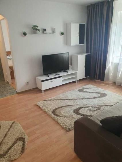 Apartament cu 2 camere semidecomandat în Eroii Revoluției