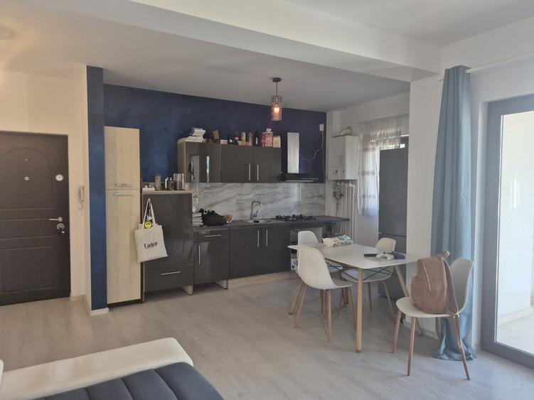 Apartament cu 3 camere decomandat în Rudicica