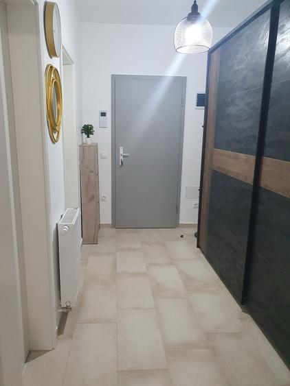 Garsonieră decomandată în Central