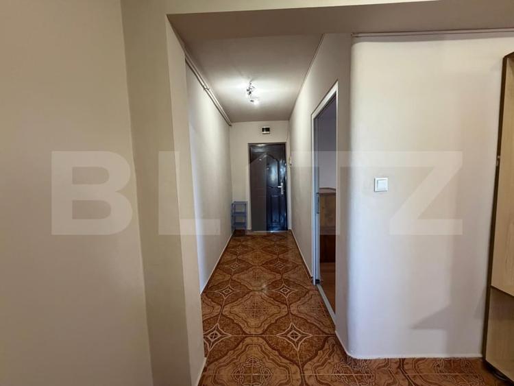 Apartament cu 2 camere semidecomandat, mobilat în Lipovei
