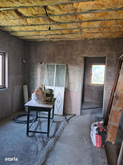 Casă cu 7 camere cu Teren 757 Mp în Central