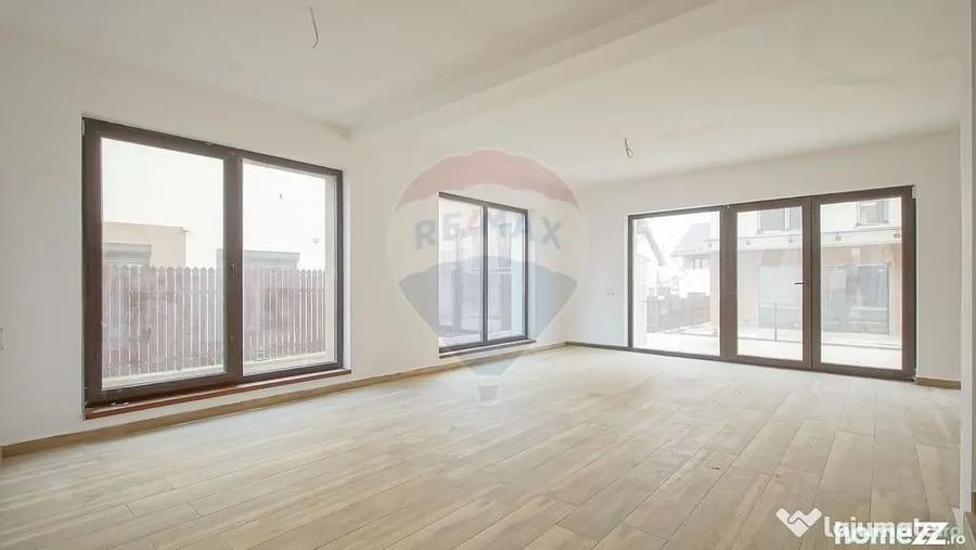 Casă cu 4 camere cu Teren 250 Mp în Noua