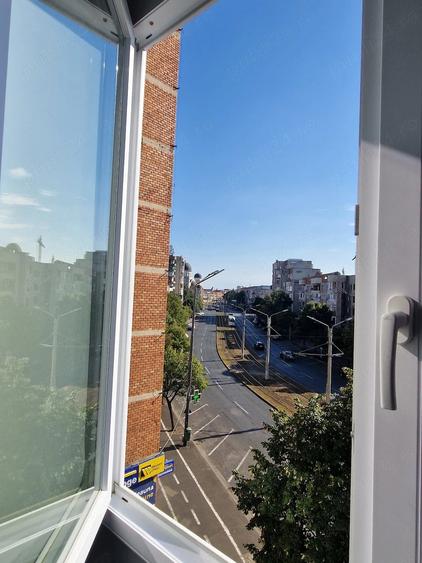 Apartament cu 3 camere decomandat în Podgoria