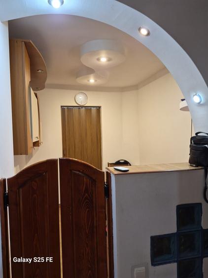 Apartament cu 3 camere decomandat în Popoveni