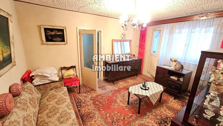 Apartament cu 3 camere semidecomandat în Nord
