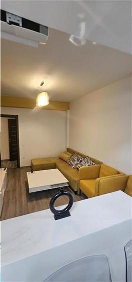 Apartament cu 2 camere decomandat, mobilat în Universitate